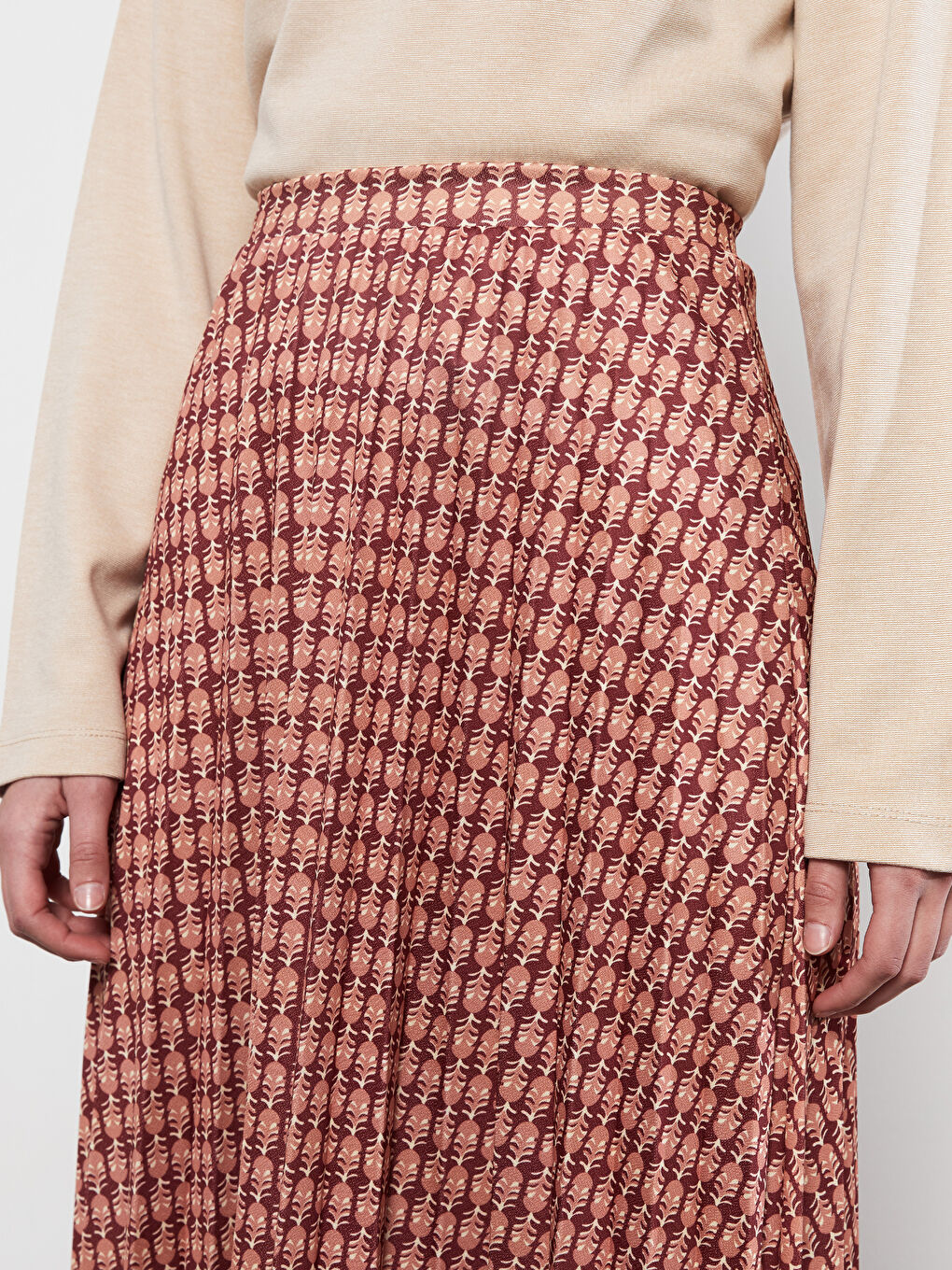 Kahverengi Beli Lastikli Desenli Krep Kadın Pileli Etek-3