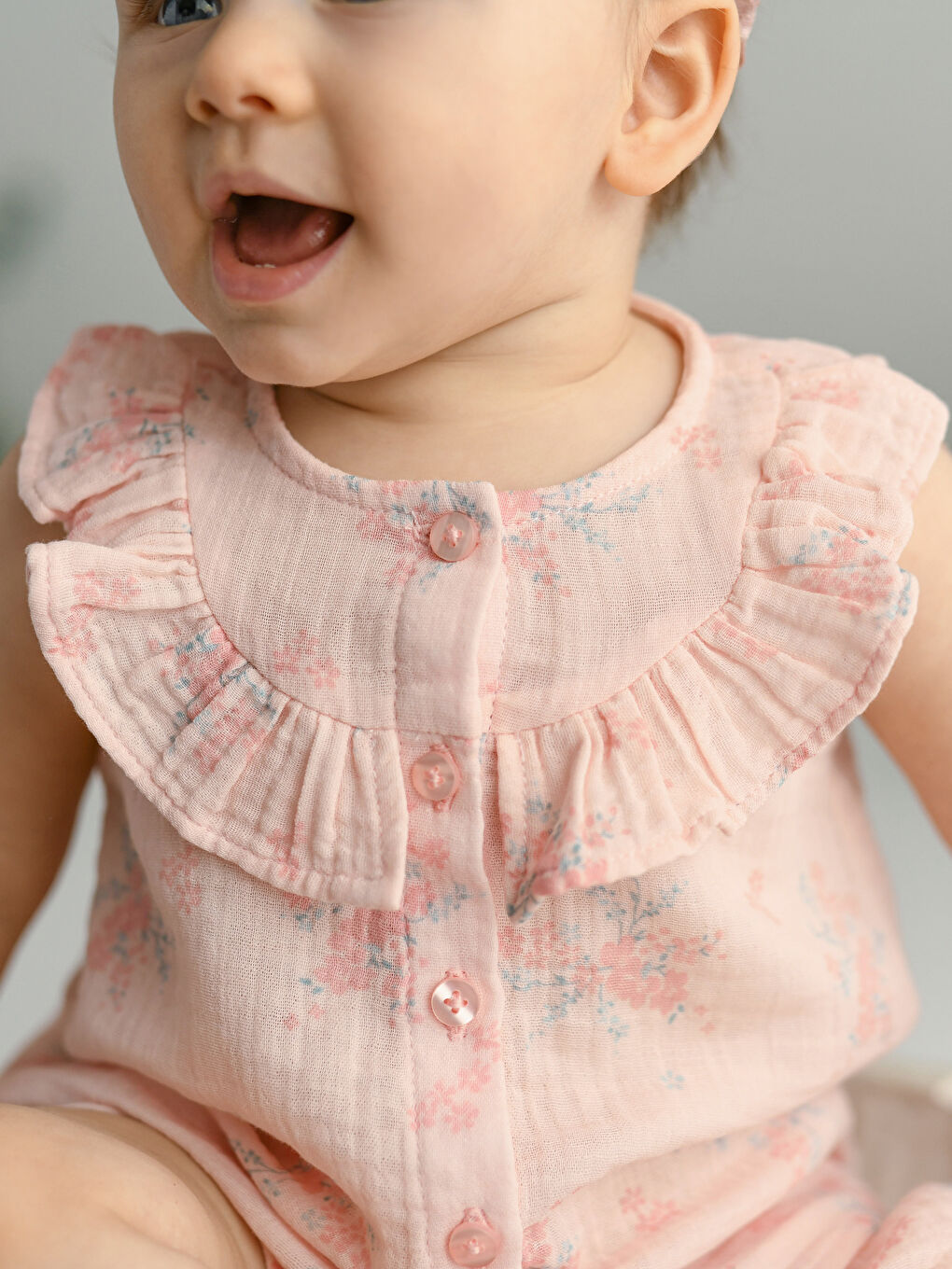 Crew Neck Printed Baby Girl Blouse and Shorts 2-Piece Set-1