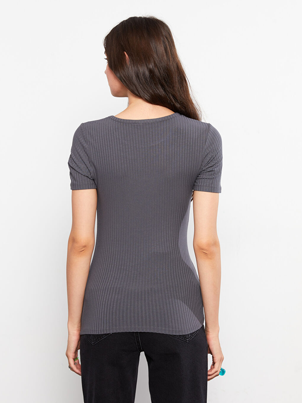 تي شيرت سادة بياقة دائرية بأكمام قصيرة للسيدات-4