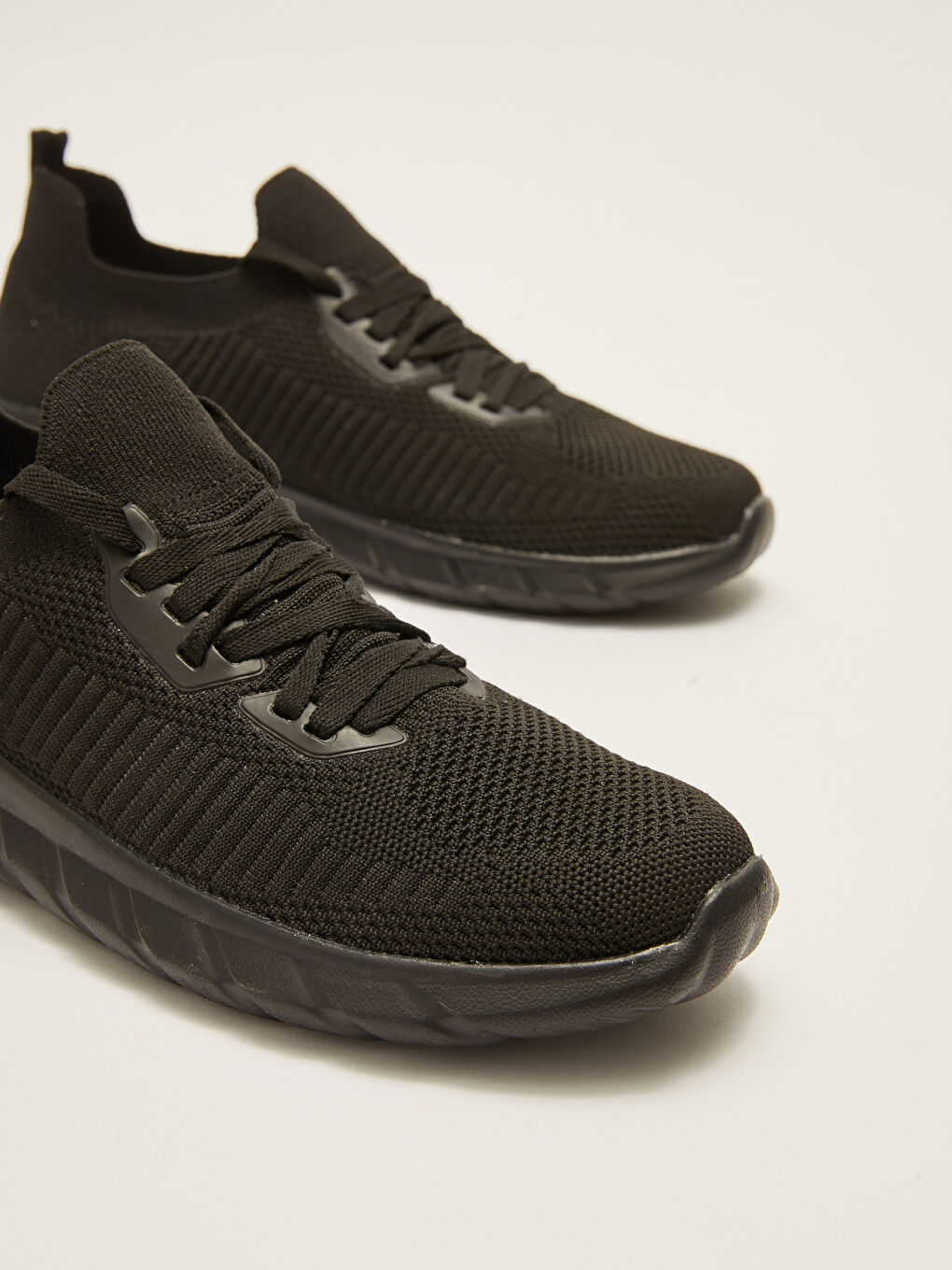 Siyah Bağcıklı Erkek Aktif Spor Ayakkabı-2