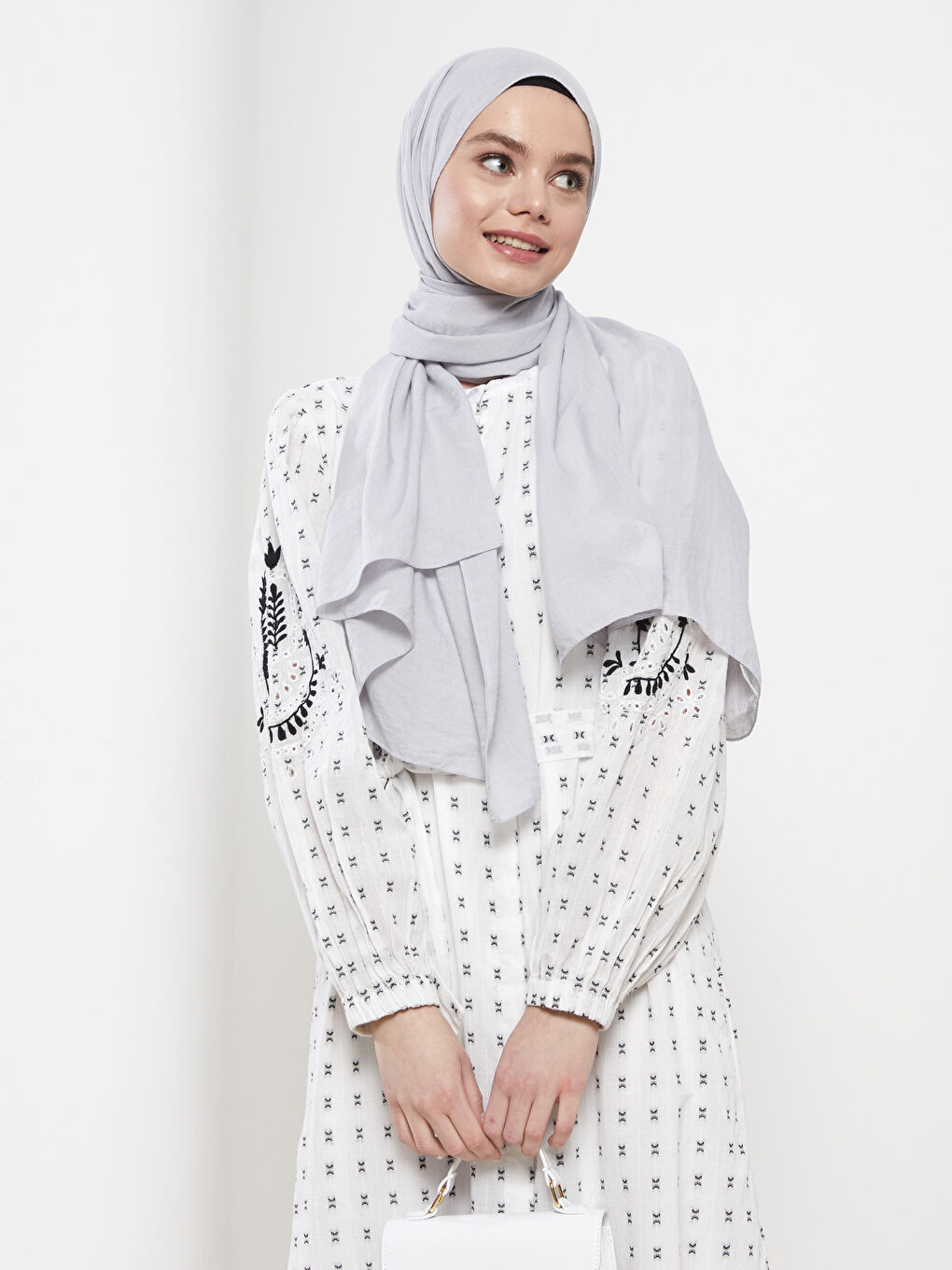 وشاح سادة للسيدات