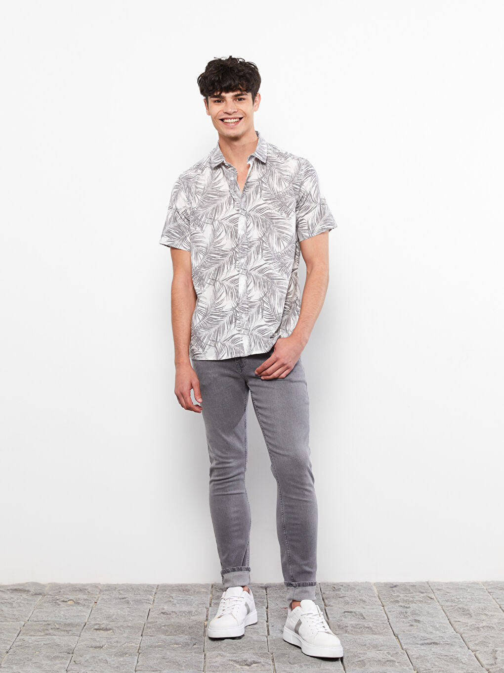 Gri Slim Fit Kısa Kollu Desenli Poplin Erkek Gömlek