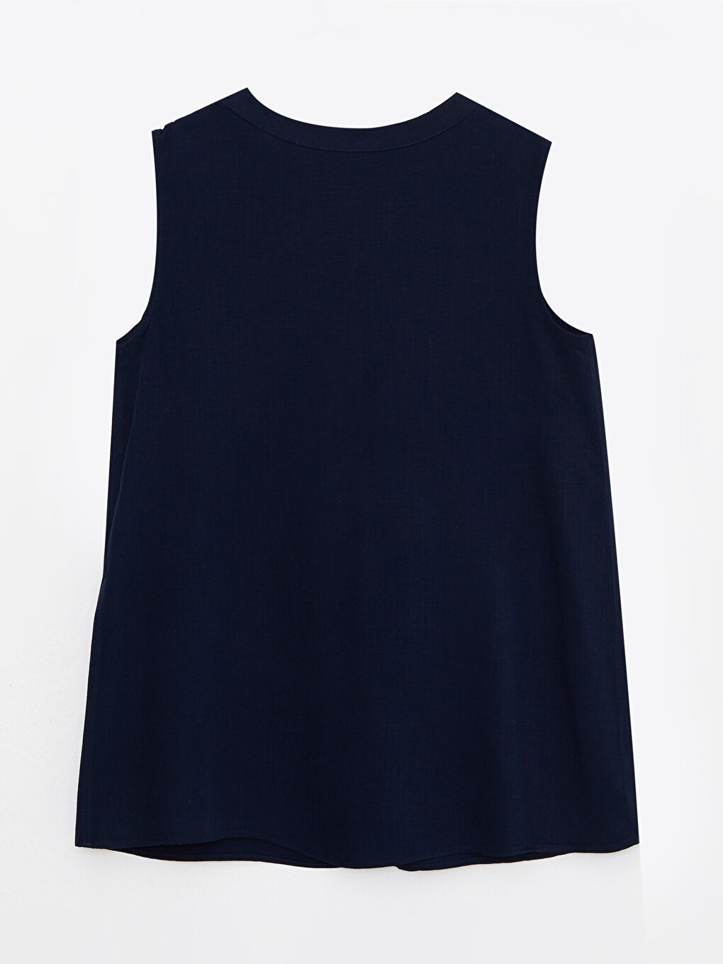 Lacivert Kaçık Yaka Düz Kolsuz Viskon Kadın Bluz-6