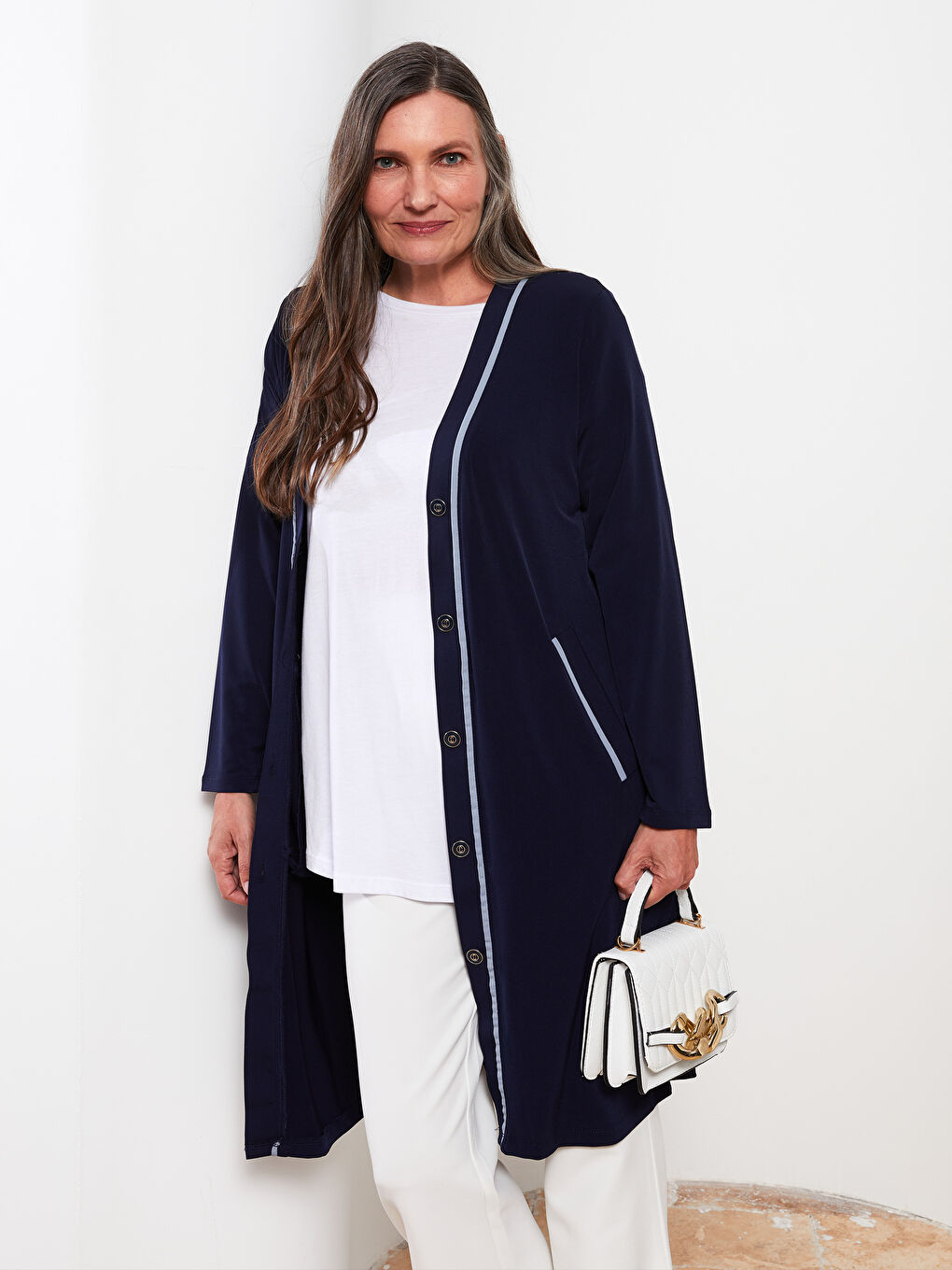 Lacivert V Yaka Düz Uzun Kollu Kadın Hırka