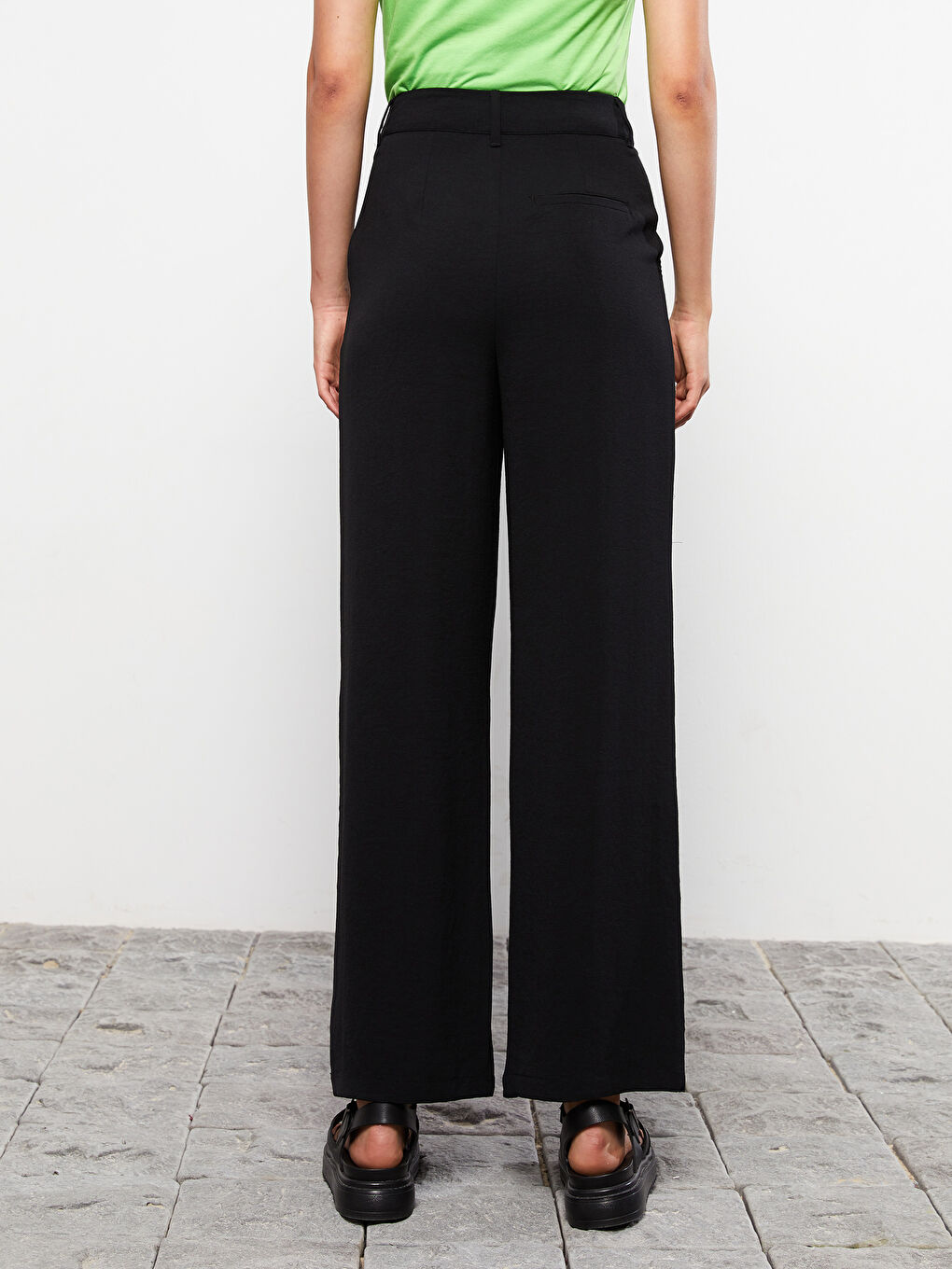 Siyah Kadın Standart Fit Düz Pantolon-4