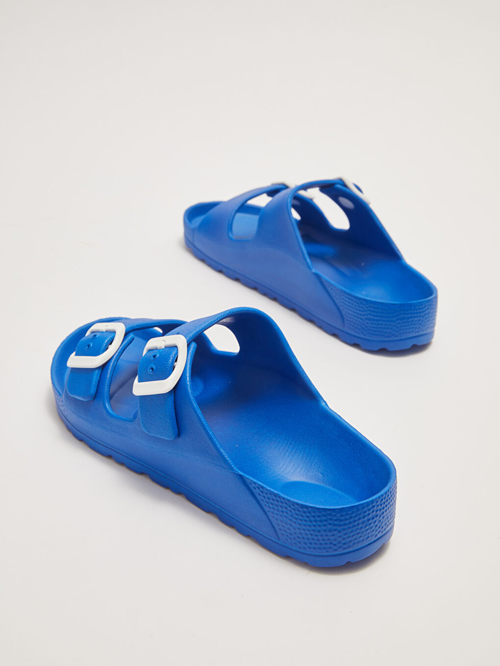 LCW STEPS Doppelriemen-Pantoletten für Jungen mit Schnalle -S2I824Z4-CRW