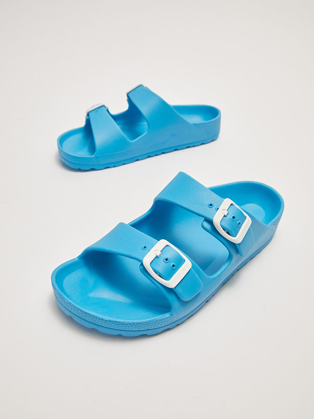 شباشب ولادي بإبزيم وشريط مزدوج-4