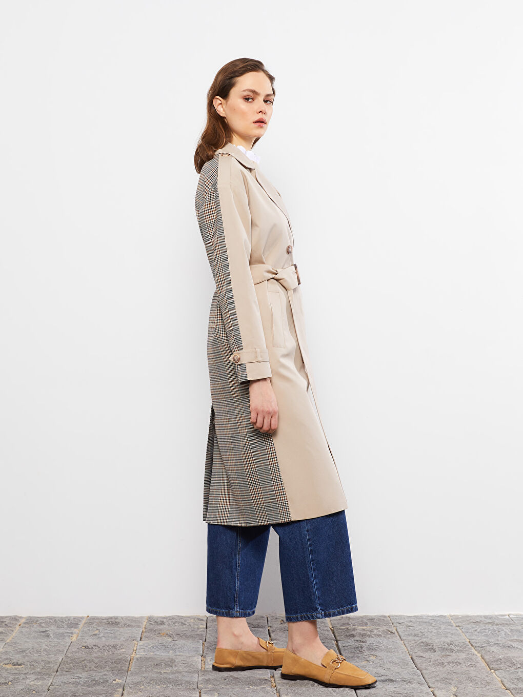Bej Ceket Yaka Ekose Uzun Kollu Kadın Trençkot