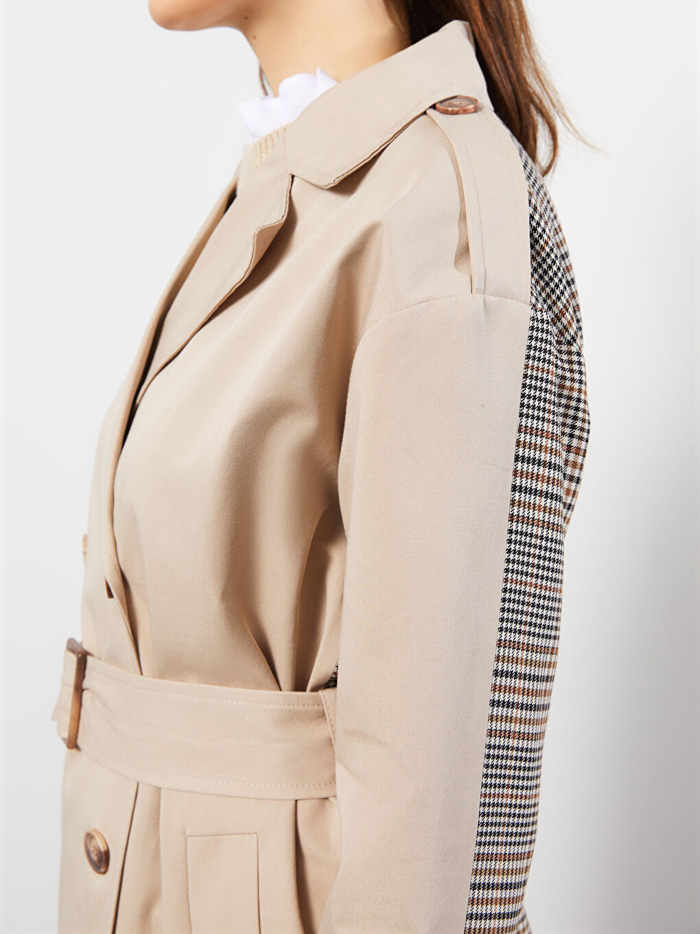 Bej Ceket Yaka Ekose Uzun Kollu Kadın Trençkot-5