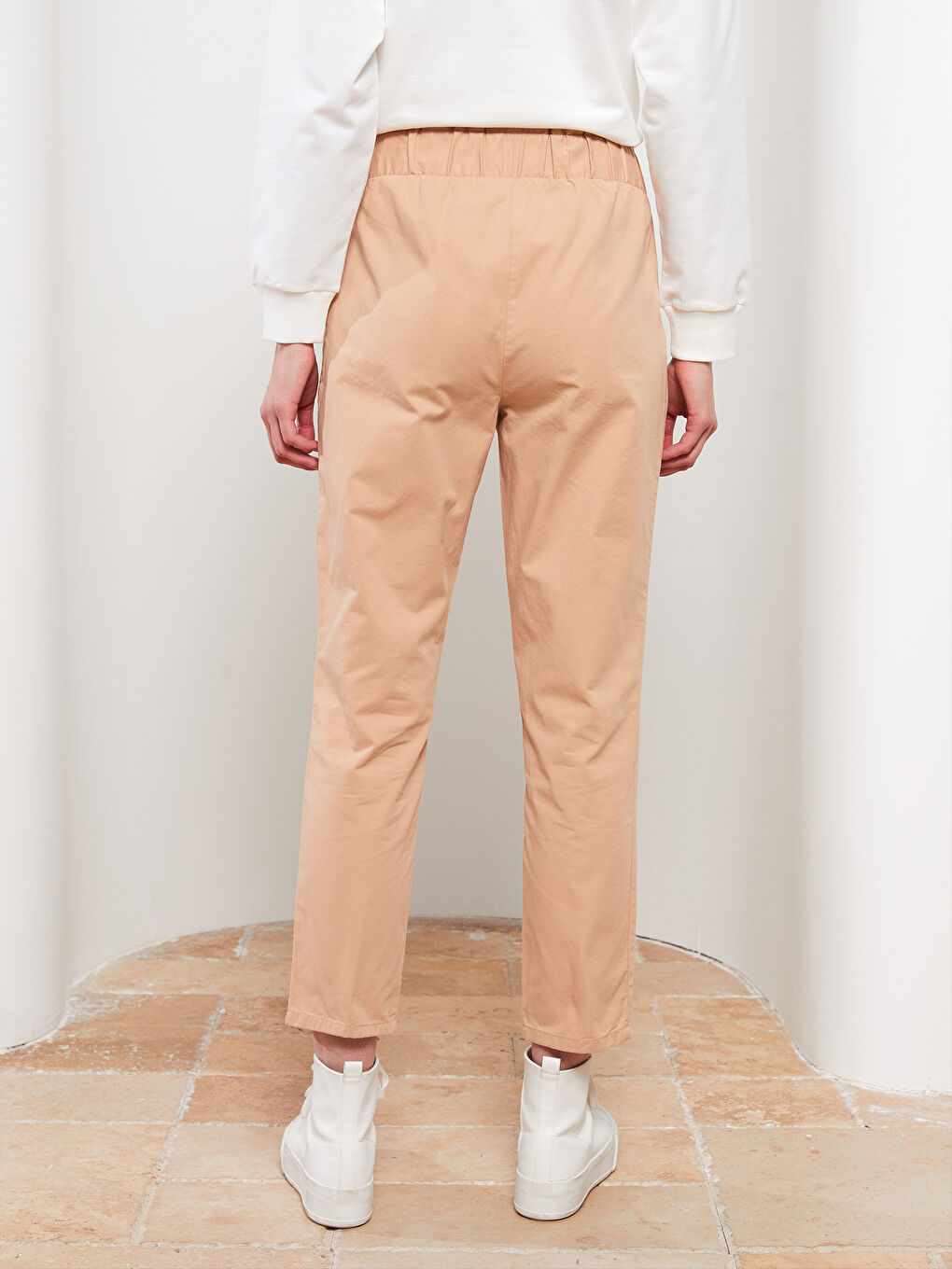LCW Modest Elastic Waist Comfortable Fit Straight Pocket Detailed Gabardine Women's Trousers -S2I845Z8-S5M