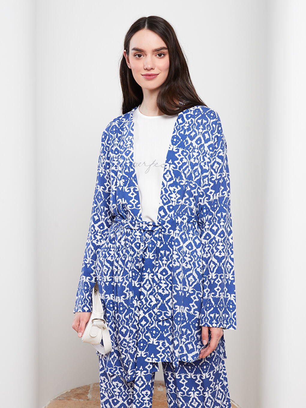 LCW Modest Şal Yaka Desenli Uzun Kollu Oversize Viskon Kadın Kimono -S2I872Z8-LQQ