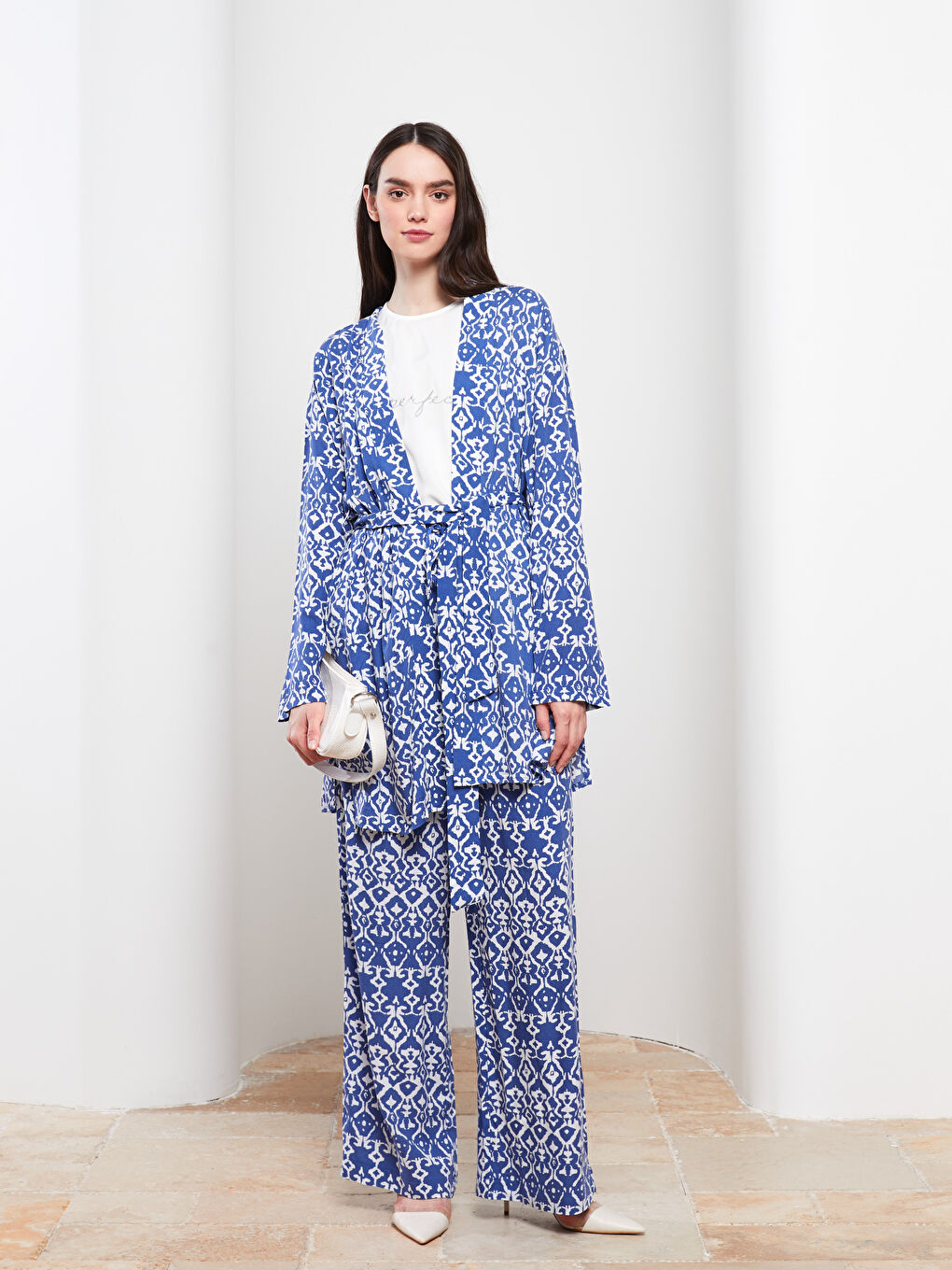 LCW Modest Şal Yaka Desenli Uzun Kollu Oversize Viskon Kadın Kimono -S2I872Z8-LQQ