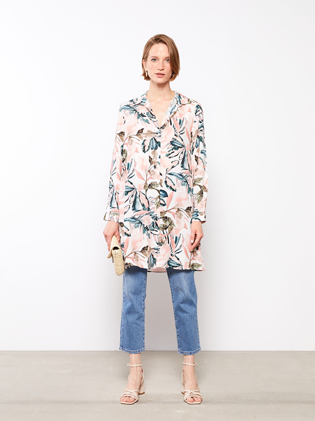 LCWAIKIKI Classic Patterned Long Sleeve Viscose Women's Shirt Tunic -S2I874Z8-LT4