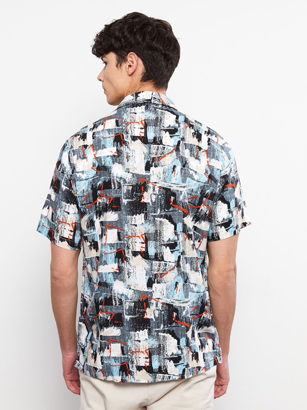 ерлерге арналған стандартты пішім қысқа жең өрнекті поплин жейде-5