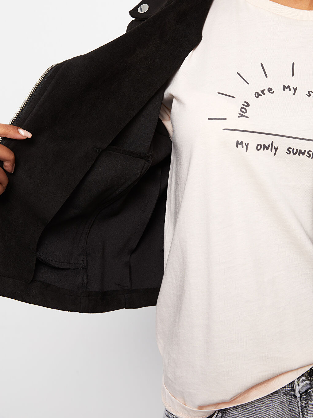 جاكيت جلد صناعي سادة بياقة بايكر للسيدات-3