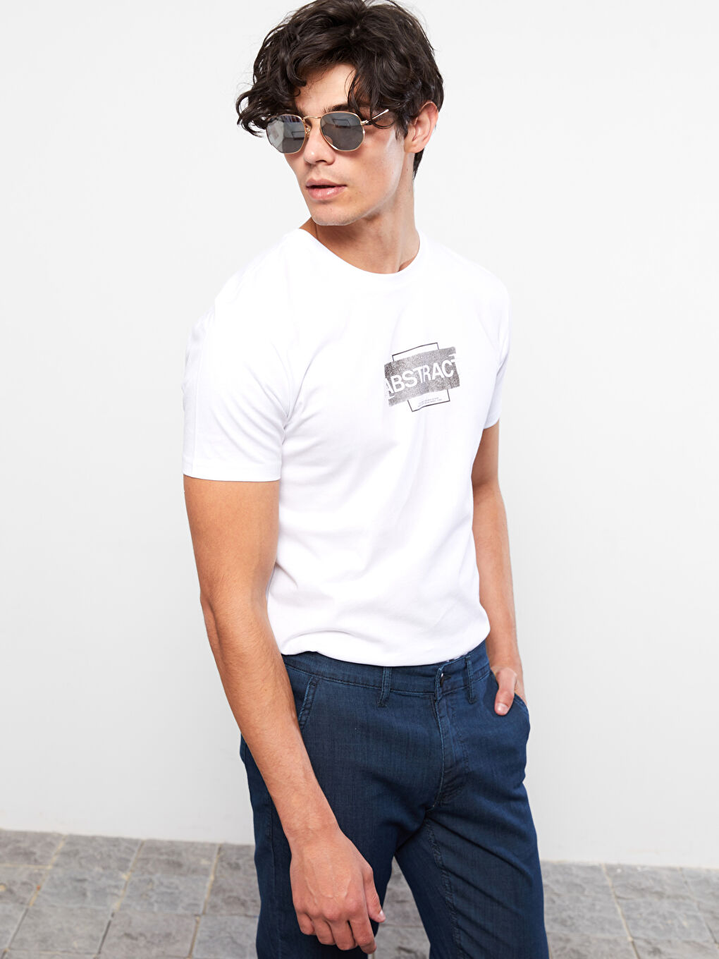 Beyaz Bisiklet Yaka Kısa Kollu Baskılı Penye Erkek Tişört