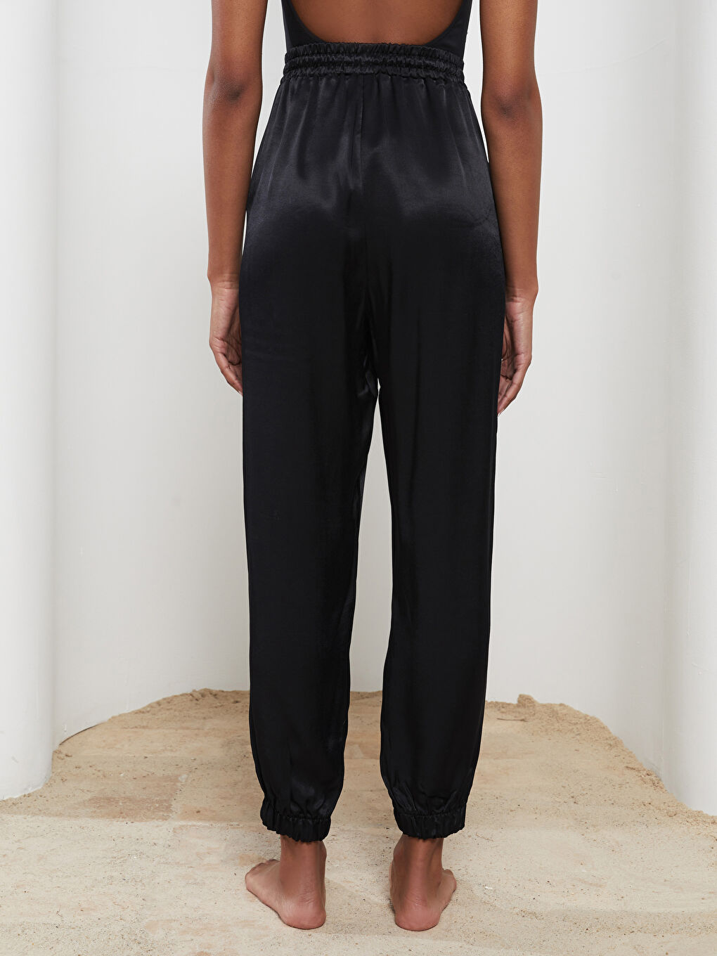 Elastic Waist Comfortable Fit Pocket Detailed Satin Women's Jogger Pants-4