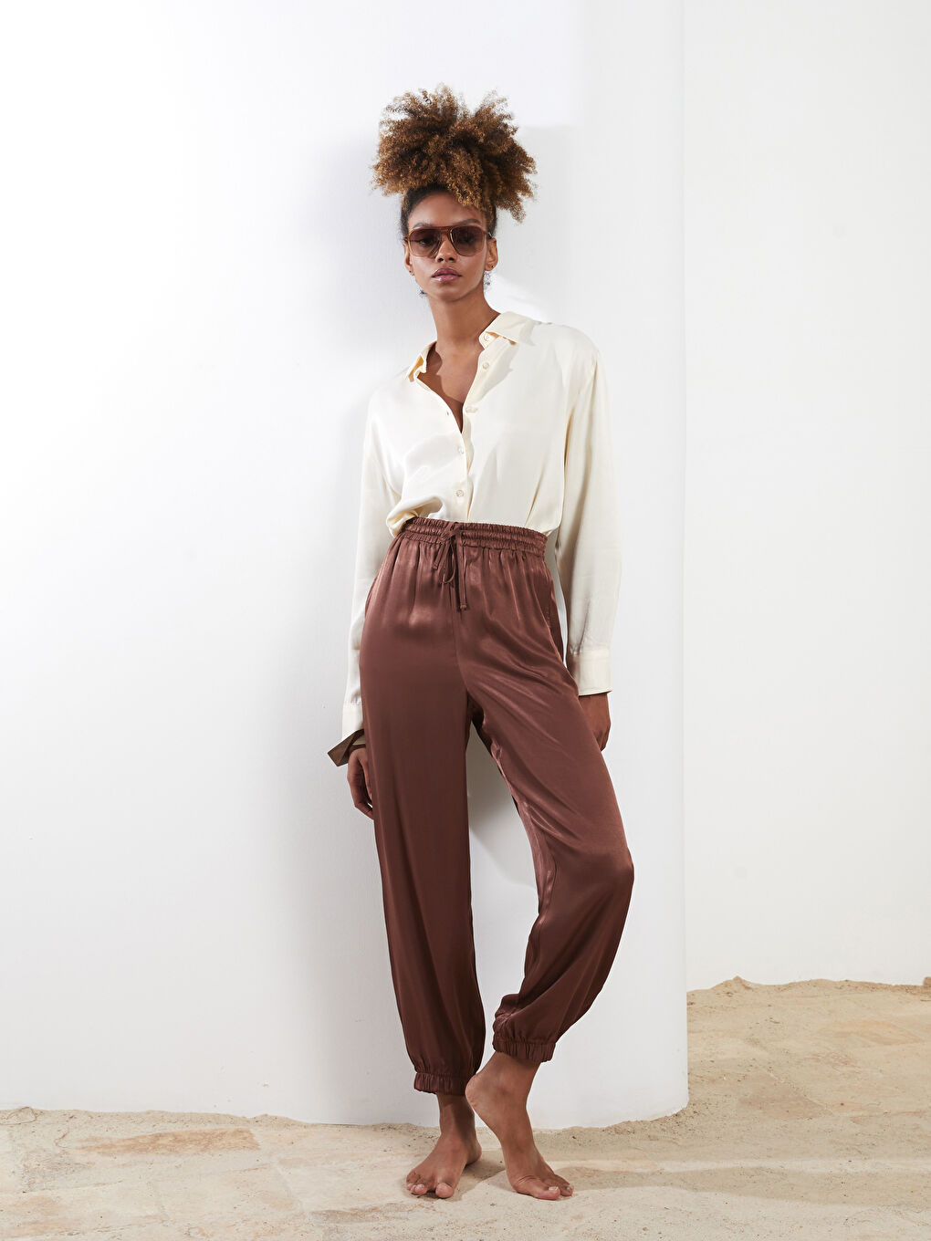 Elastic Waist Comfortable Fit Pocket Detailed Satin Women's Jogger Pants-1