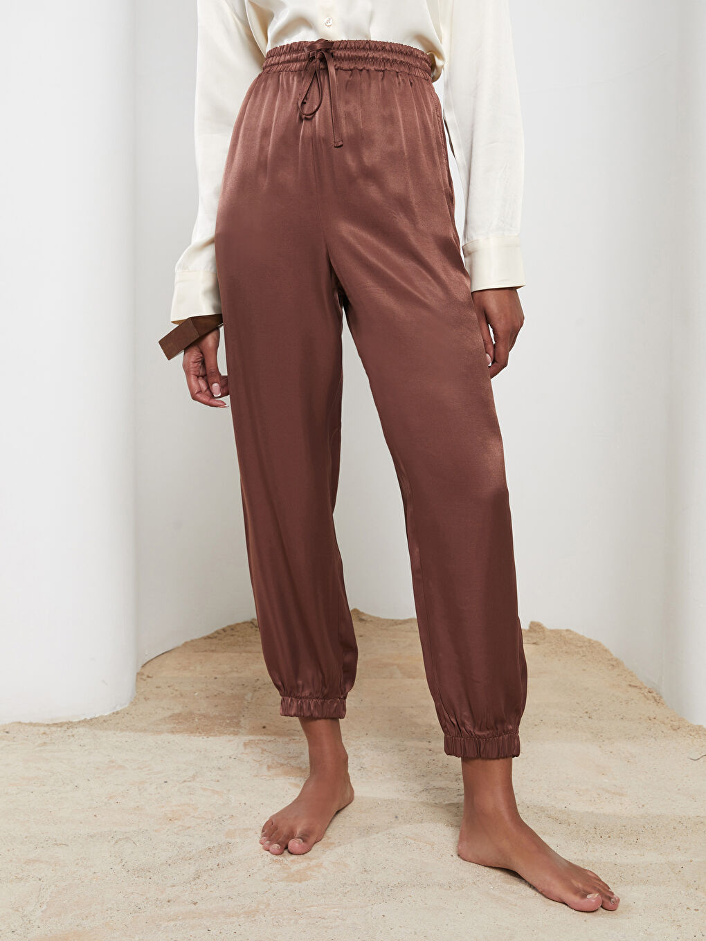 Elastic Waist Comfortable Fit Pocket Detailed Satin Women's Jogger Pants-2