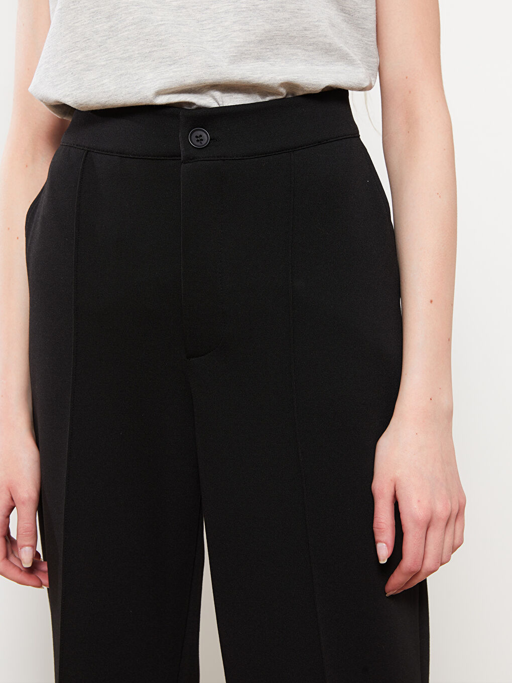 Siyah Rahat Kalıp Düz Cep Detaylı Kadın Pantolon-2