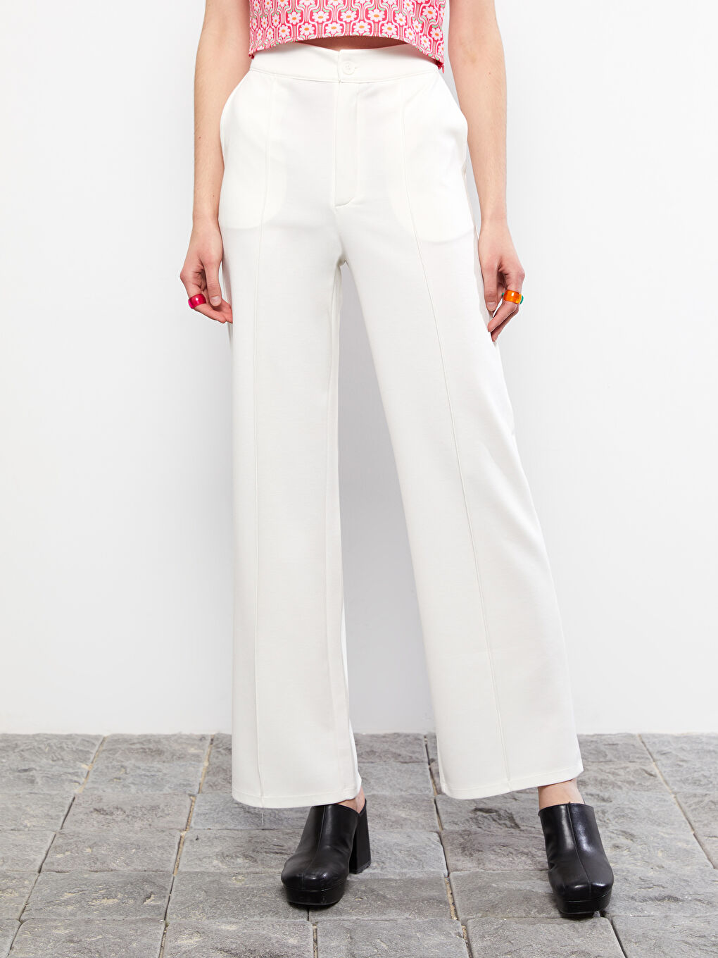 Comfortable Fit Straight Pocket Detailed Women's Trousers-2