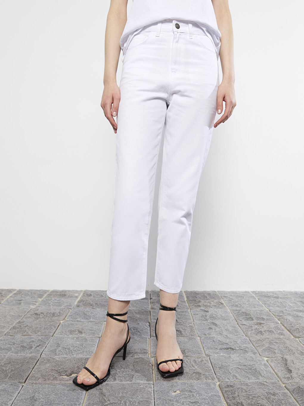 Standard Fit Regular Pocket Detailed Gabardine Women's Trousers-2