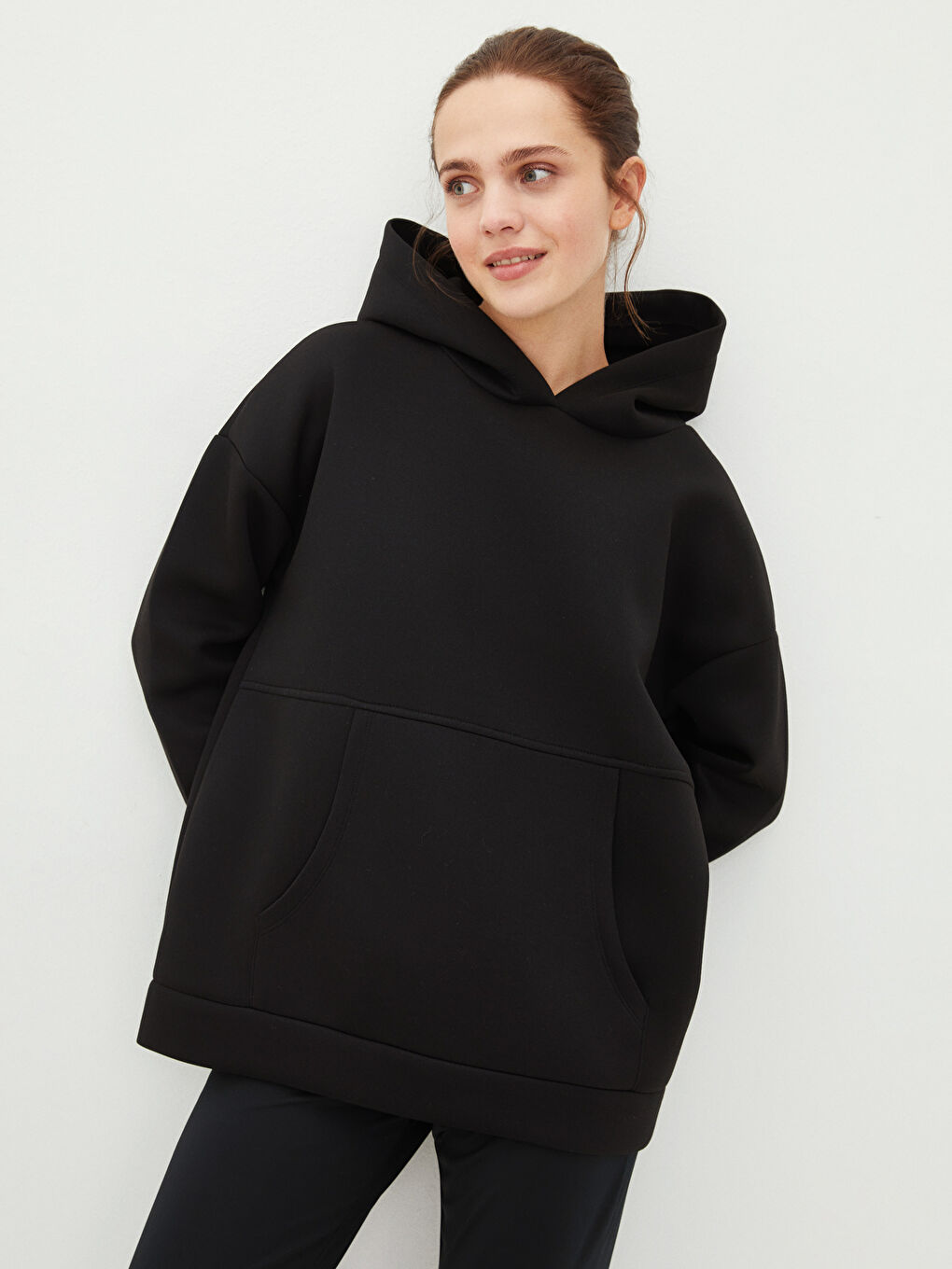 Siyah Kapüşonlu Düz Uzun Kollu Dalgıç Kumaş Kadın Sweatshirt Tunik-1