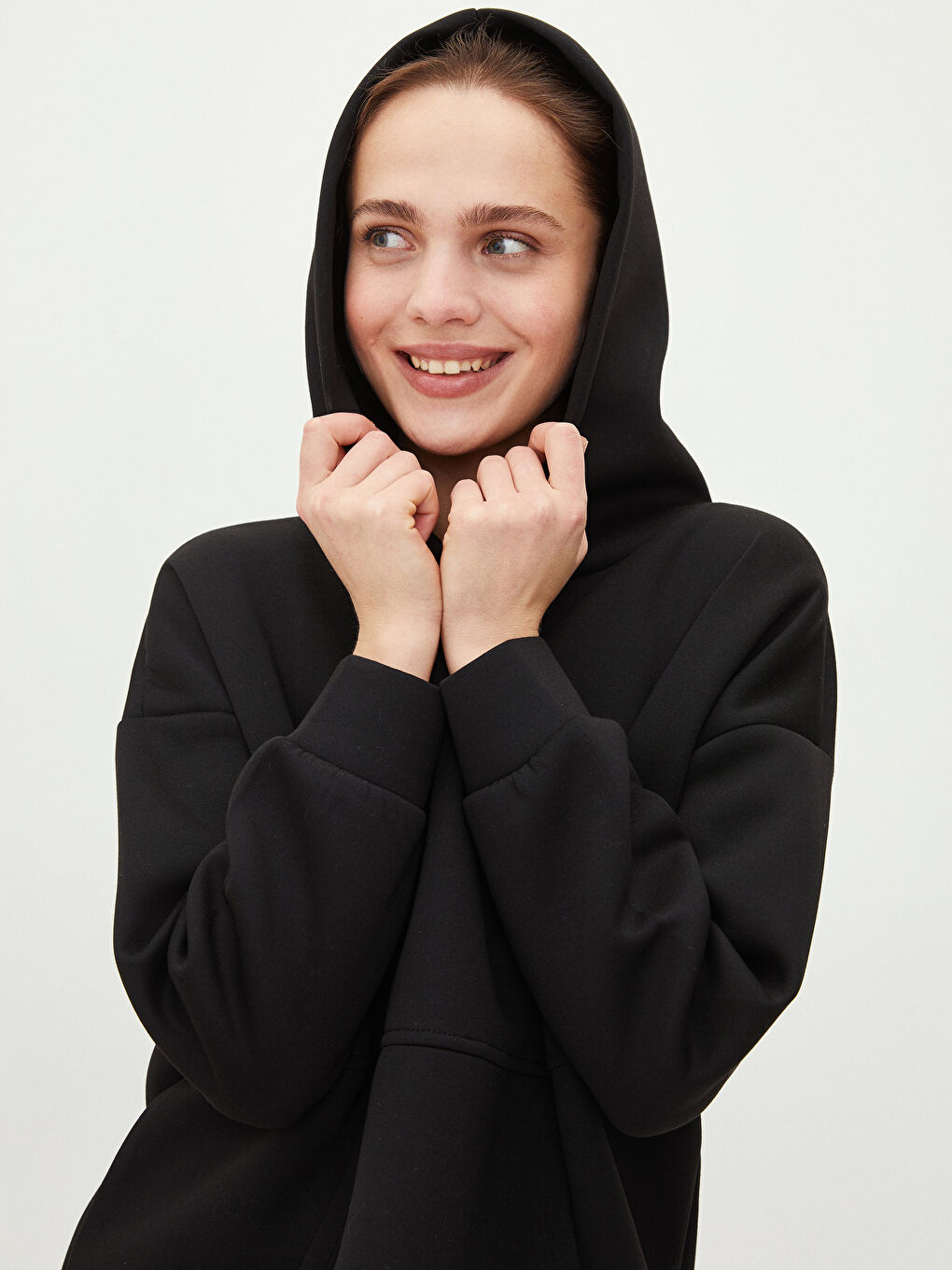 Siyah Kapüşonlu Düz Uzun Kollu Dalgıç Kumaş Kadın Sweatshirt Tunik-2