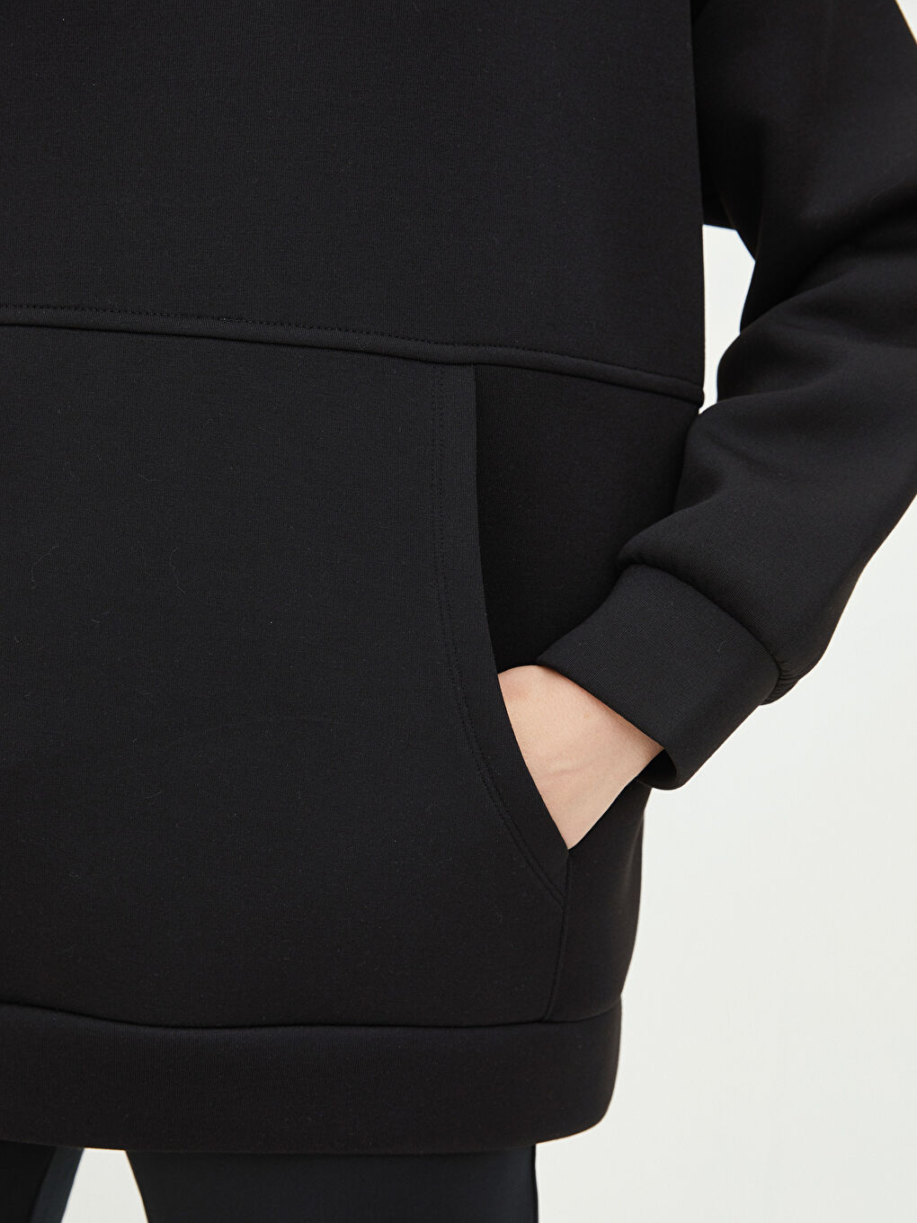 Siyah Kapüşonlu Düz Uzun Kollu Dalgıç Kumaş Kadın Sweatshirt Tunik-4