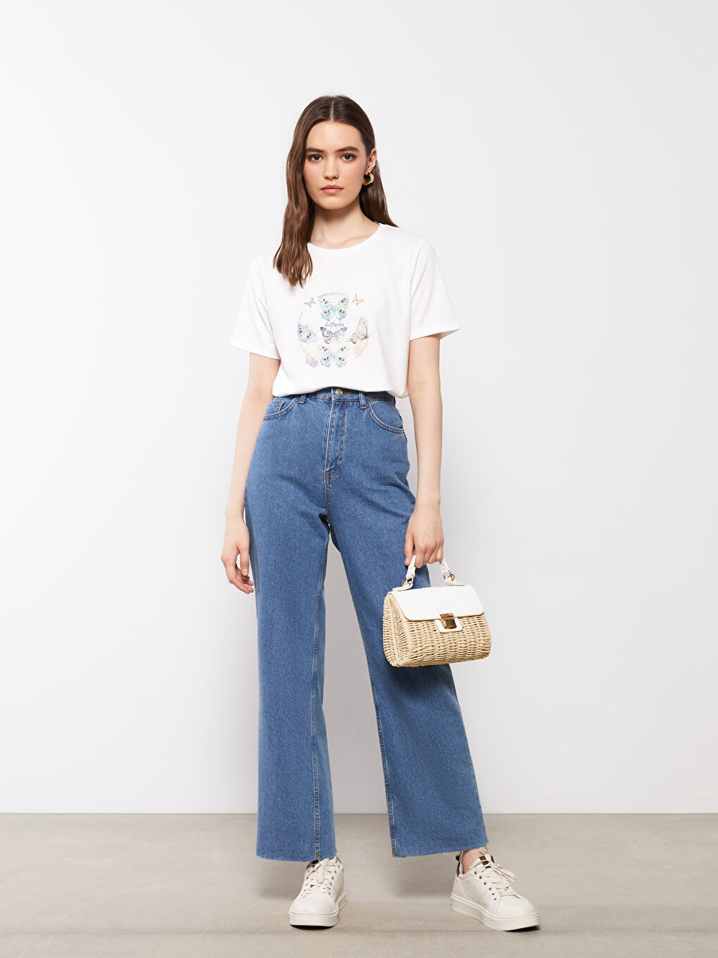 Ekru Bisiklet Yaka Baskılı Kısa Kollu Kadın Tişört-2