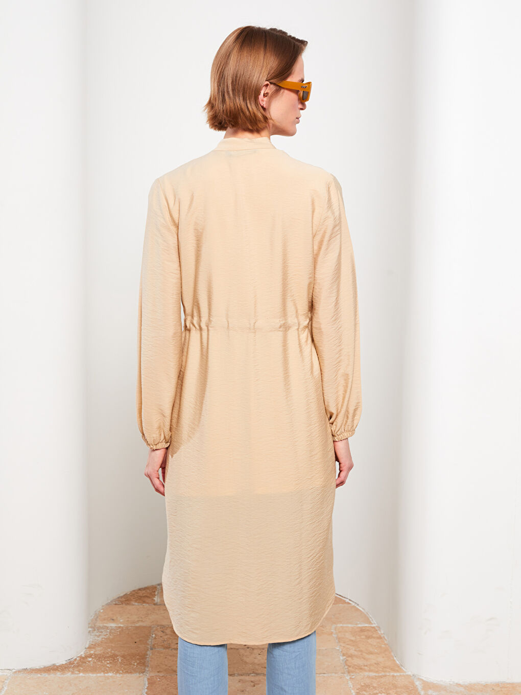 Bej Dik Yaka Düz Uzun Kollu Kadın Tunik-4