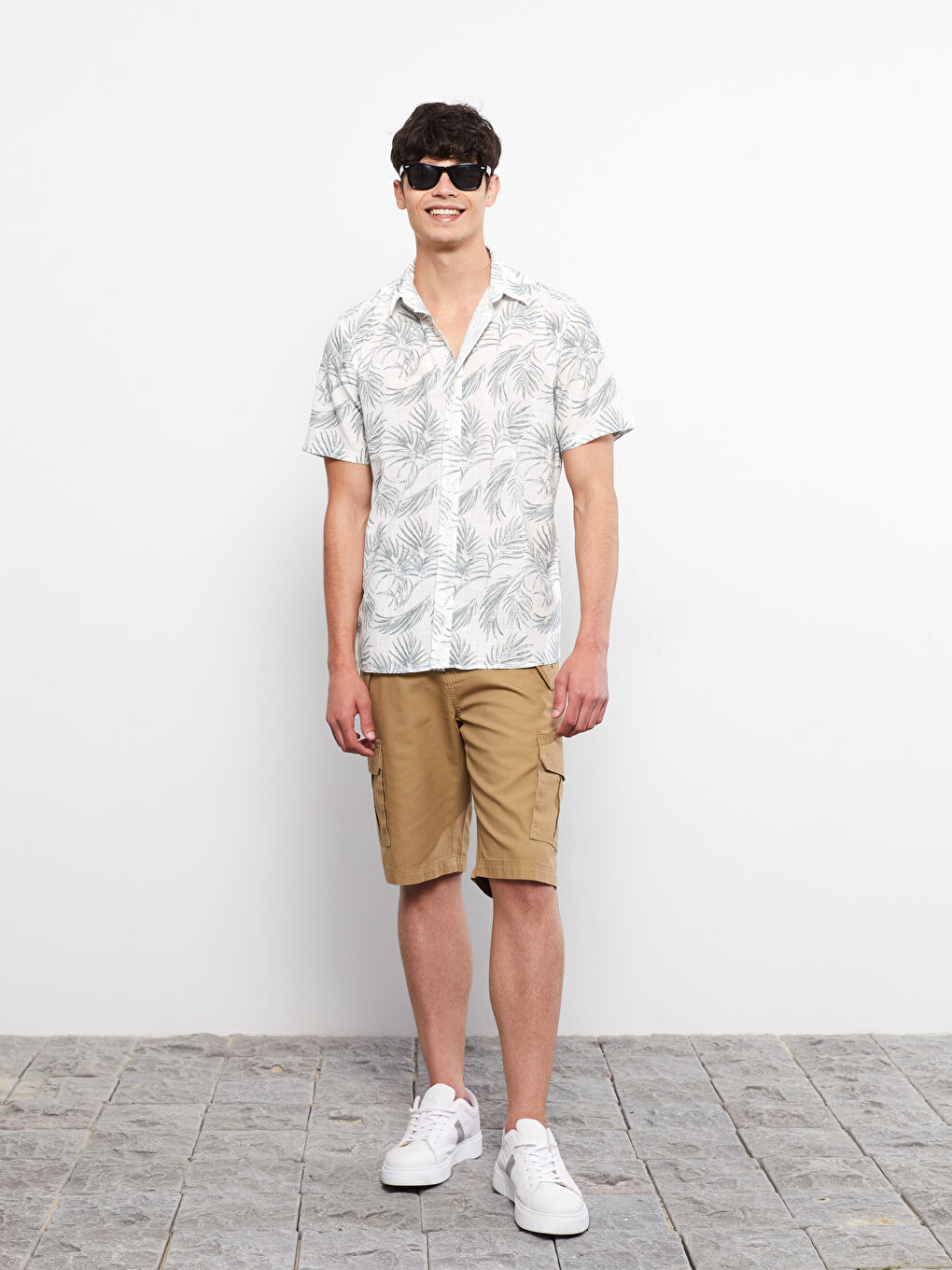 Haki Regular Fit Kısa Kollu Desenli Poplin Erkek Gömlek-1