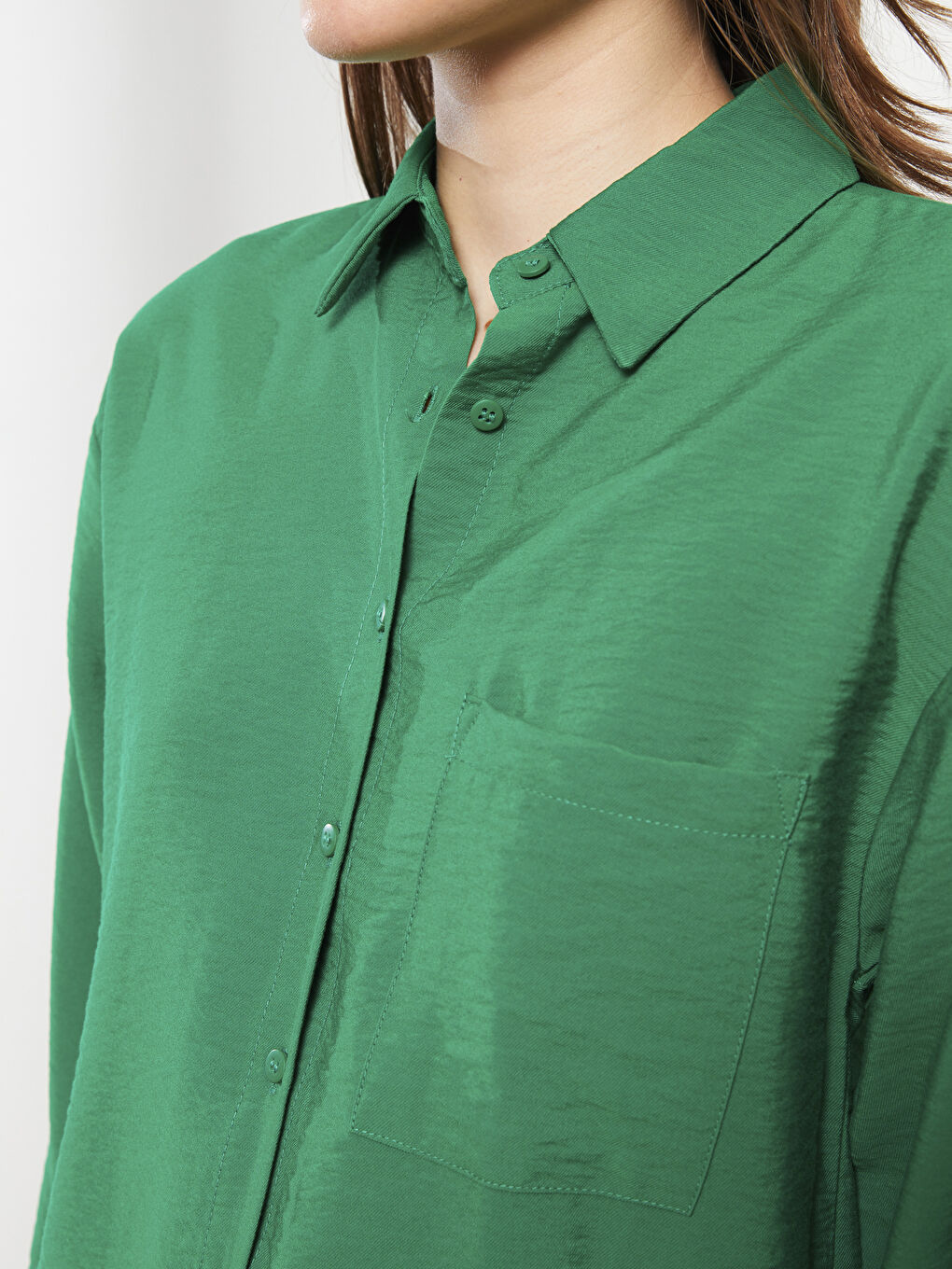 Yeşil Önden Düğme Kapamalı Düz Uzun Kollu Oversize Kadın Gömlek-6