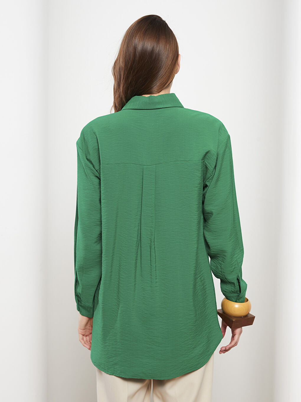 Yeşil Önden Düğme Kapamalı Düz Uzun Kollu Oversize Kadın Gömlek-8