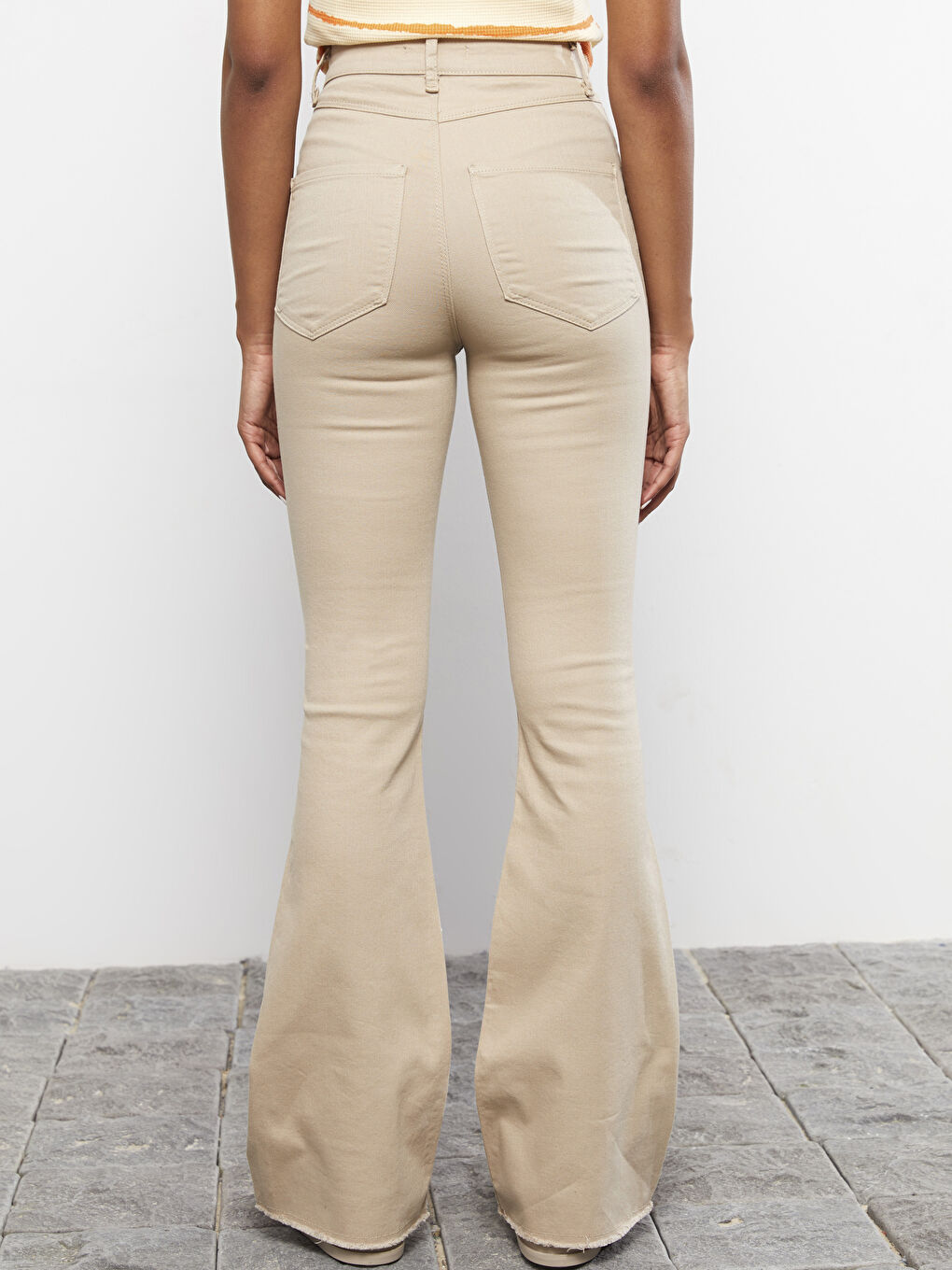 Bej Standart Fit Düz Cep Detaylı Gabardin Kadın Pantolon-4