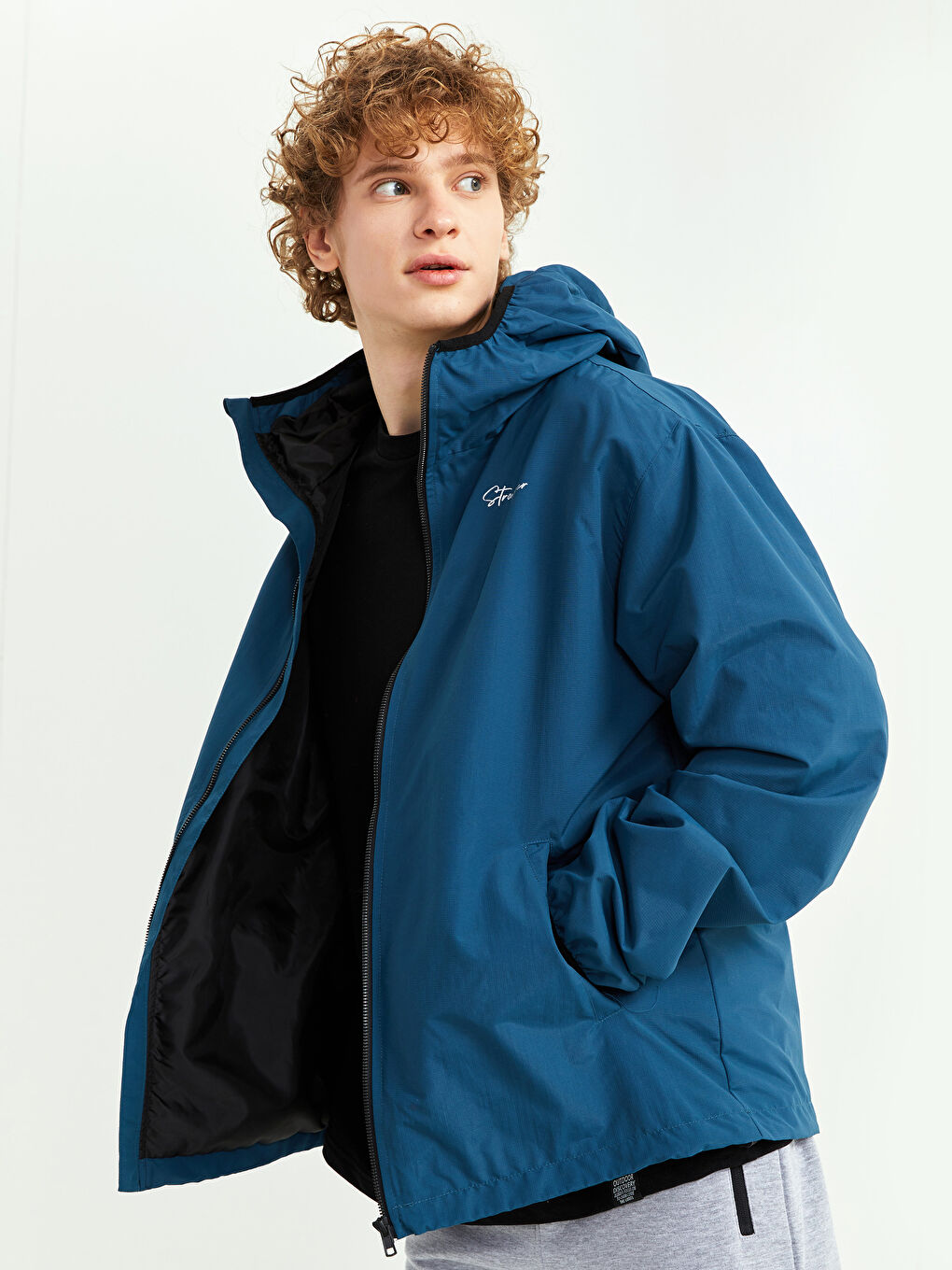 Lacivert Standart Kalıp Kapüşonlu Erkek Yağmurluk