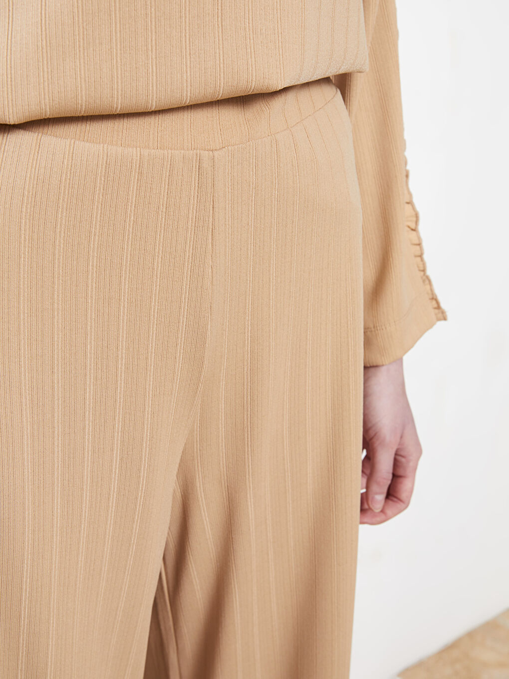 Bej Kadın Beli Lastikli Düz Eşofman Altı-3