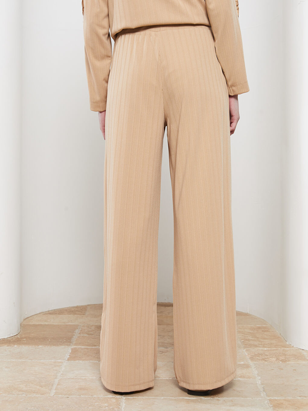 Bej Kadın Beli Lastikli Düz Eşofman Altı-4