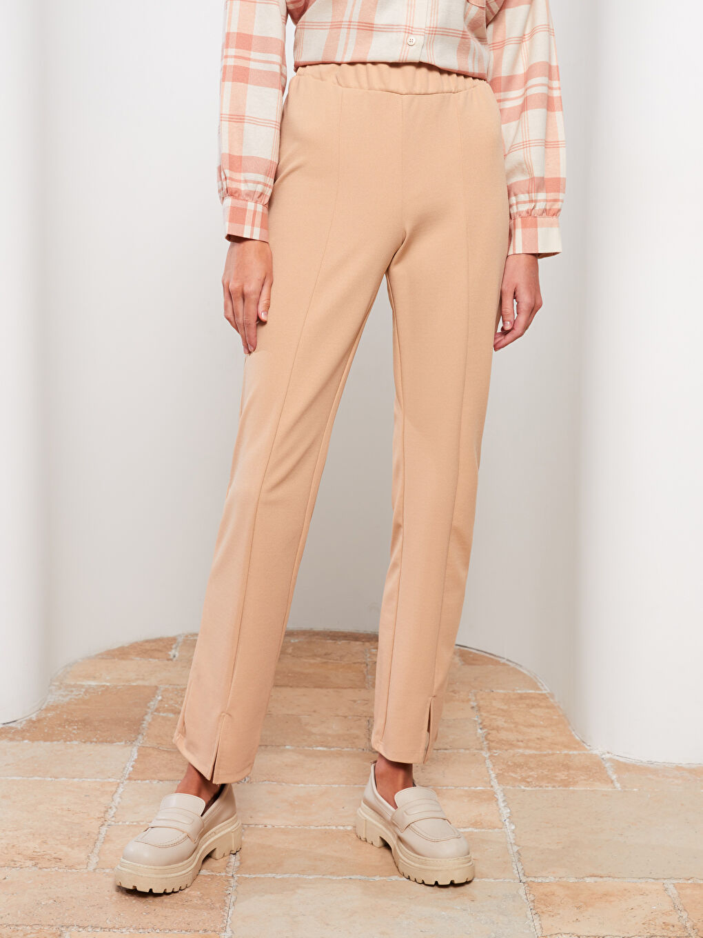 Elastic Waist Plain Crepe Women's Sweatpants-3