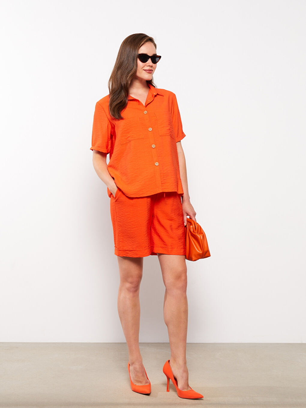 Short Maternité Détail Poches Droites Taille Élastiquée