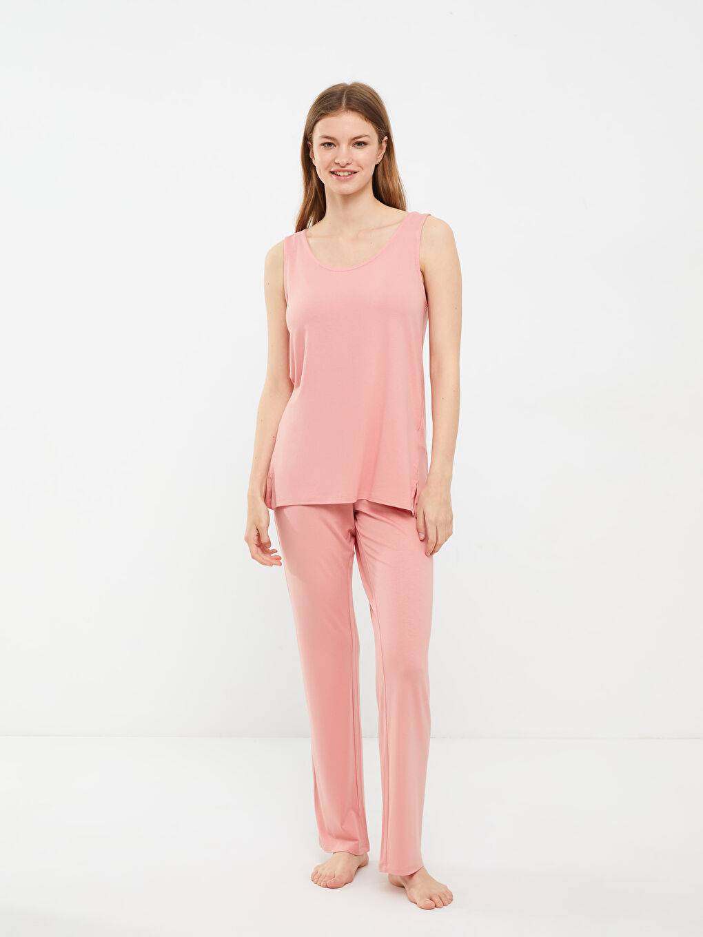 Pembe Kadın U Yaka Düz Kolsuz Pijama Takımı