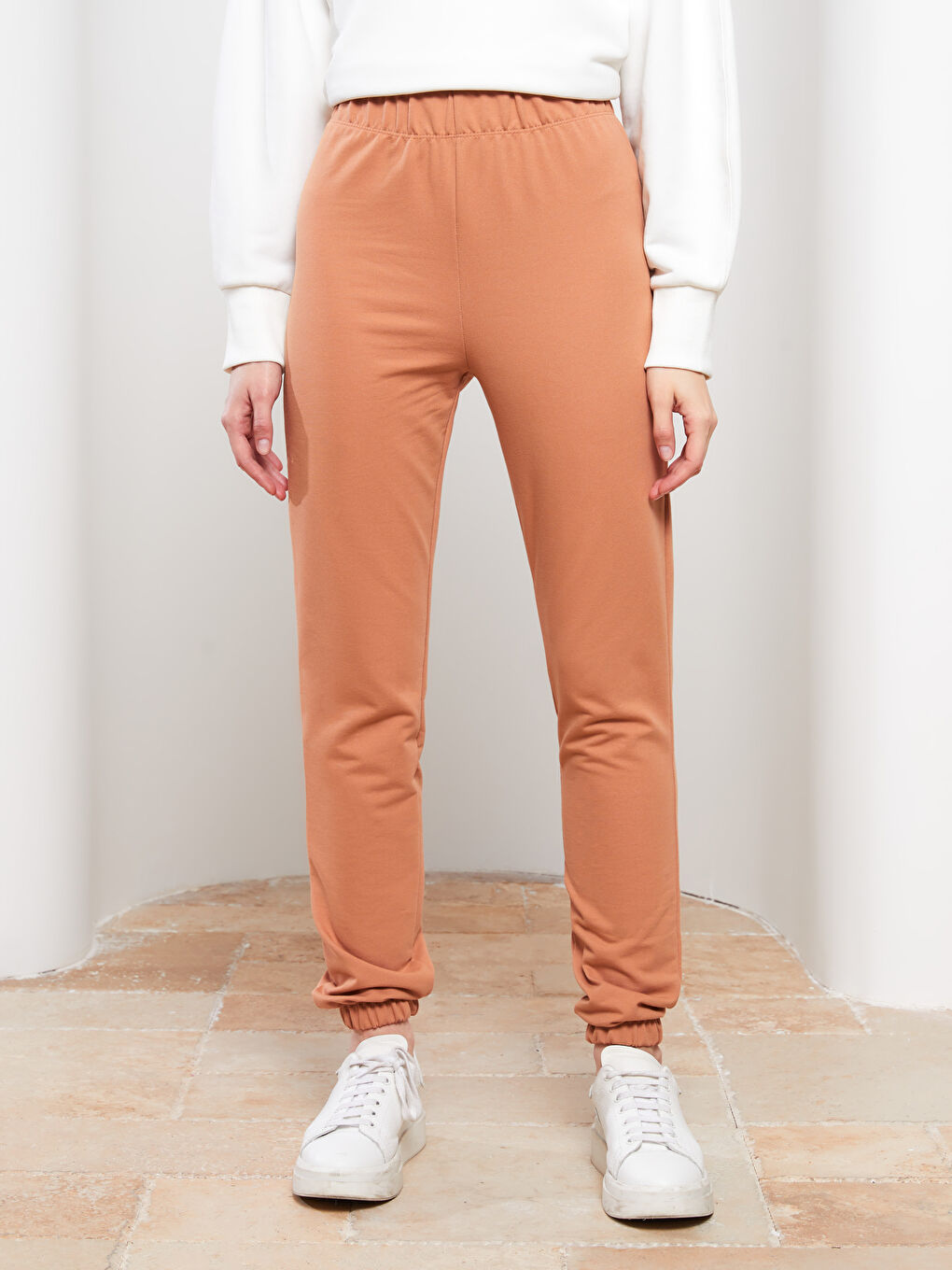 Women's Elasticated Waist Plain Jogger Sweatpants-3