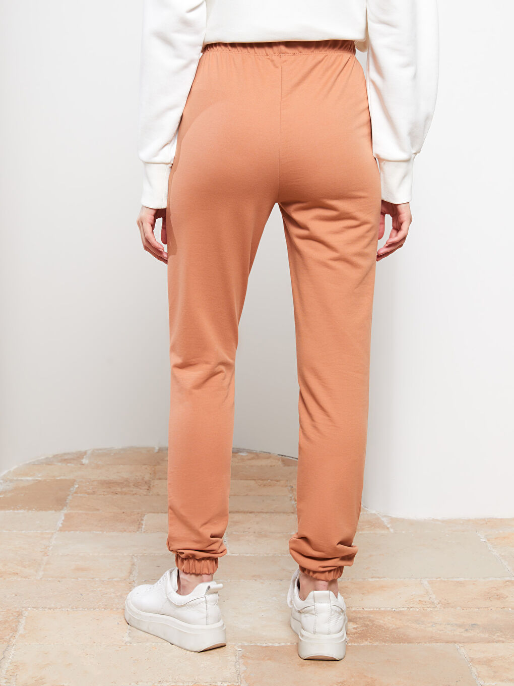 Women's Elasticated Waist Plain Jogger Sweatpants-4