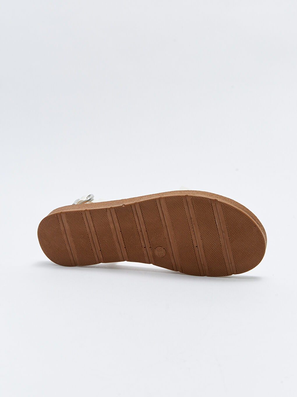 Beyaz Çapraz Bantlı Toka Detaylı Kadın Sandalet-3