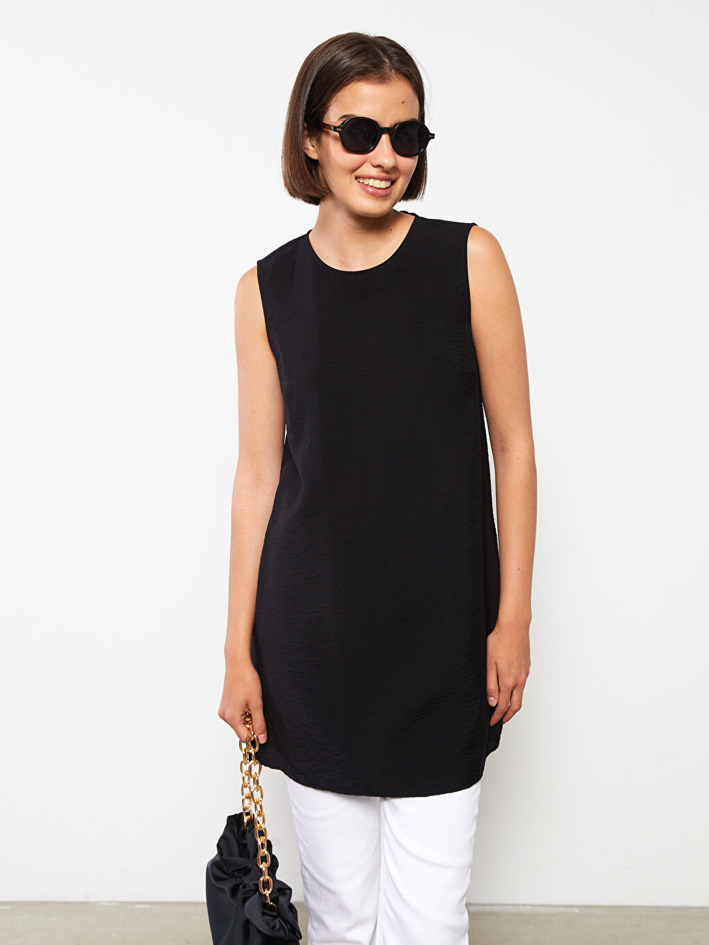 Siyah Kadın Bisiklet Yaka Düz Kolsuz Tunik-1