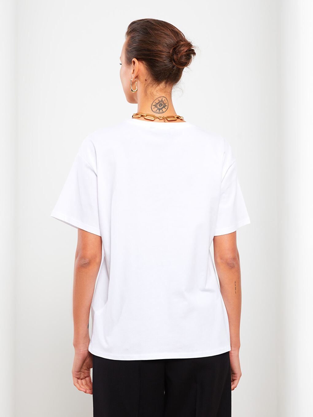 Beyaz Bisiklet Yaka Baskılı Kısa Kollu Pamuklu Kadın Tişört-3