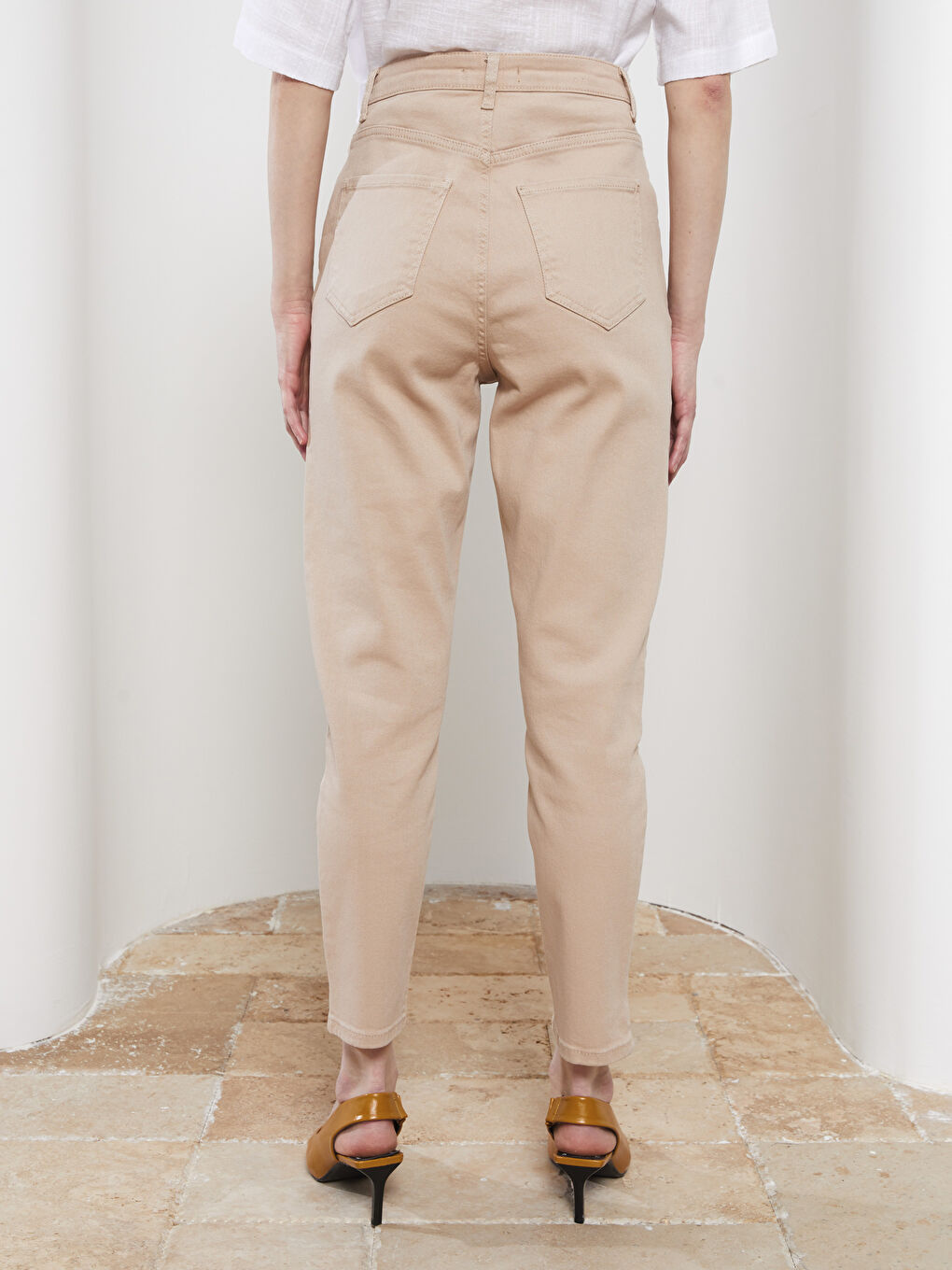 Standard Fit Regular Pocket Detailed Women's Denim Trousers-4