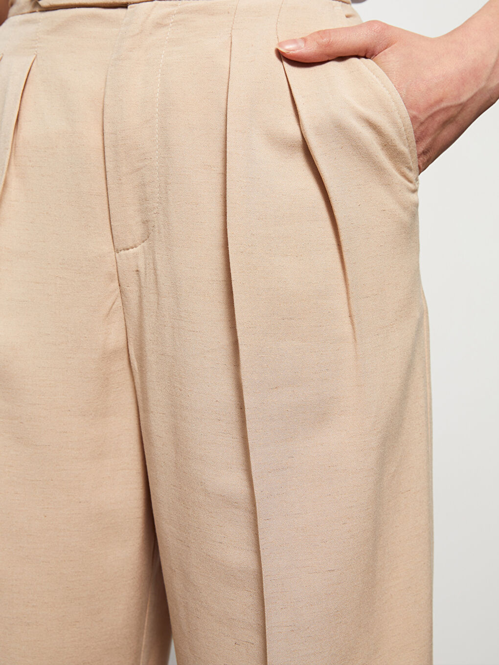 Bej Rahat Kalıp Düz Cep Detaylı Keten Kadın Pantolon-2