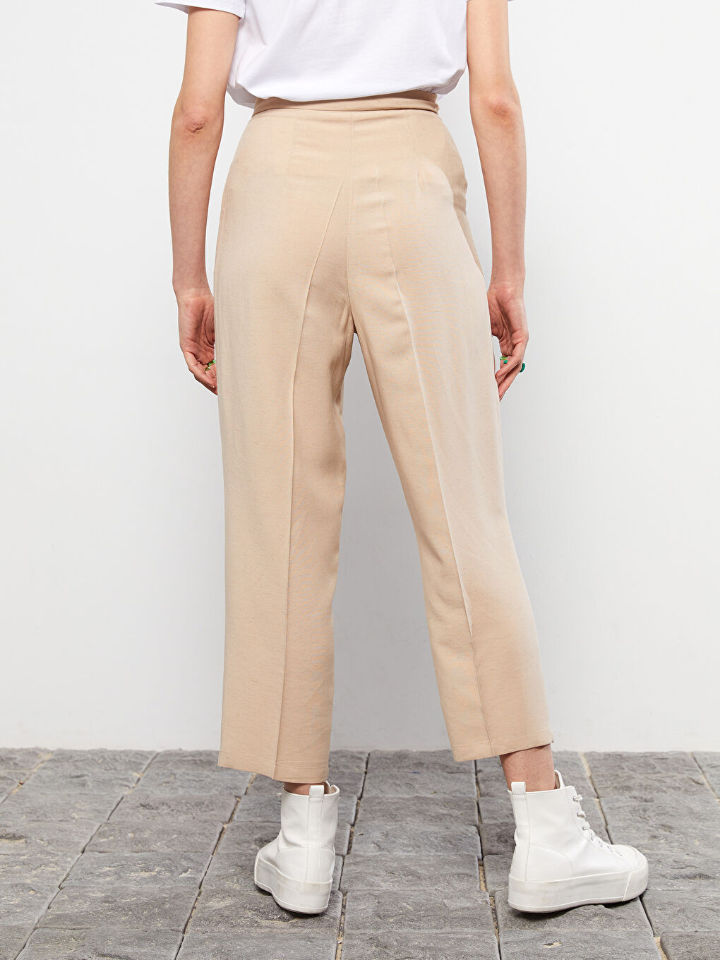 Bej Rahat Kalıp Düz Cep Detaylı Keten Kadın Pantolon-4