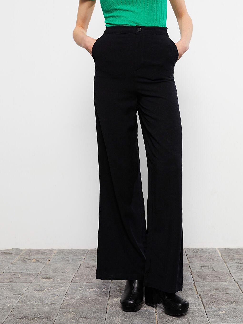 Comfortable Fit Straight Pocket Detailed Linen Women's Trousers-3